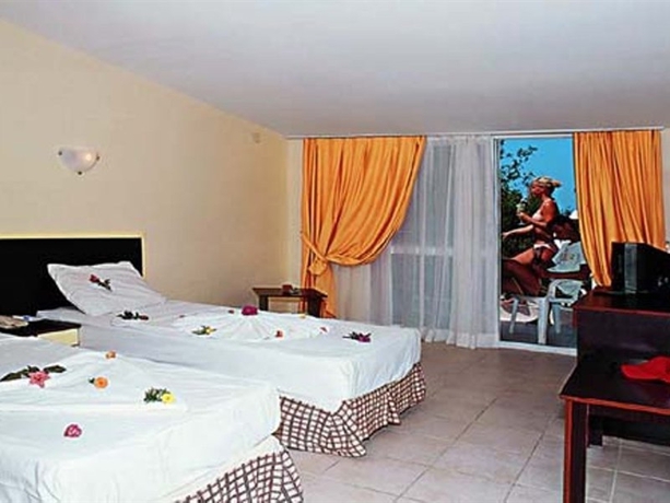 Imagen general del Hotel Club Mersin Beach. Foto 1