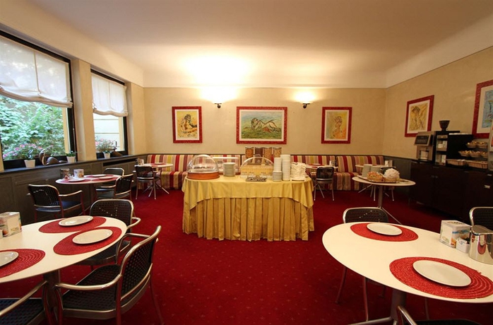 Imagen del bar/restaurante del Hotel Club, Milán. Foto 3