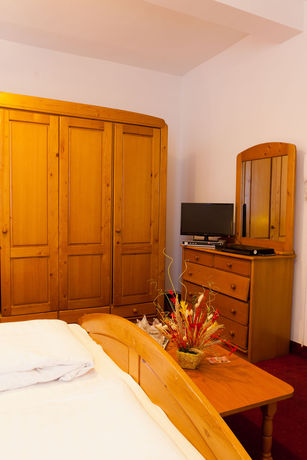 Imagen de la habitación del Hotel Club Montana. Foto 5