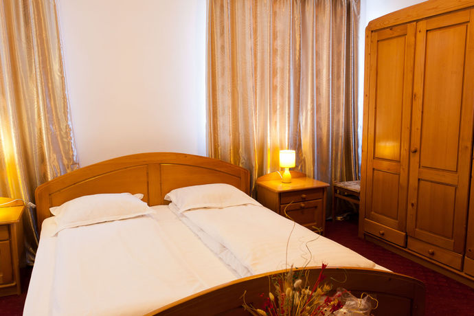 Imagen de la habitación del Hotel Club Montana. Foto 9