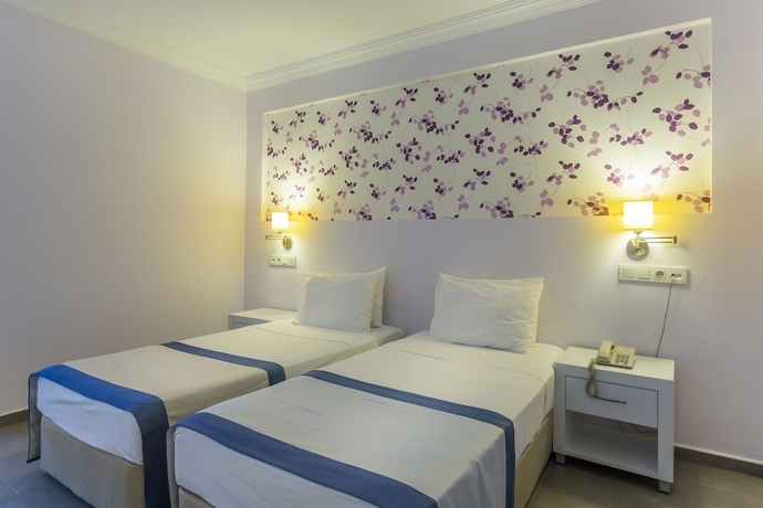 Imagen de la habitación del Hotel Club Muskebi, Bodrum. Foto 5