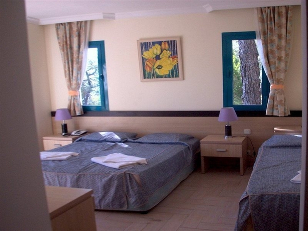 Imagen general del Hotel Club Nimara Beach Resort. Foto 4