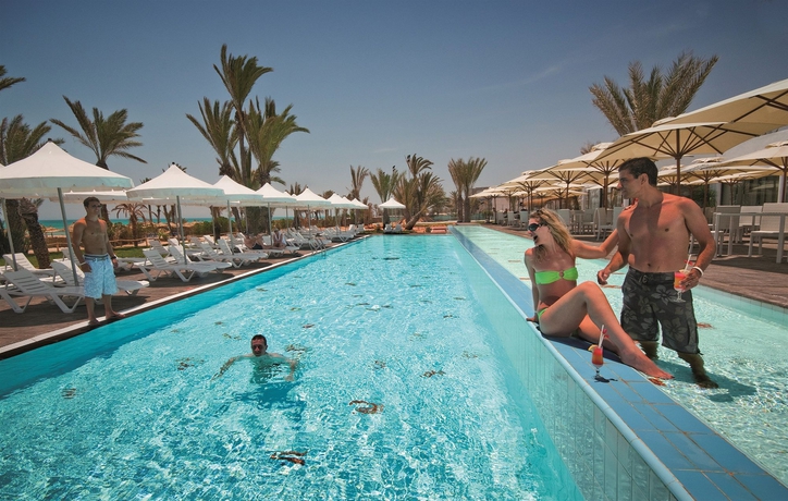 Imagen de la piscina del Hotel Club Palm Azur - Families and Couples. Foto 14