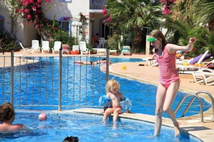 Imagen de la piscina del Hotel Club Paloma Apart. Foto 12