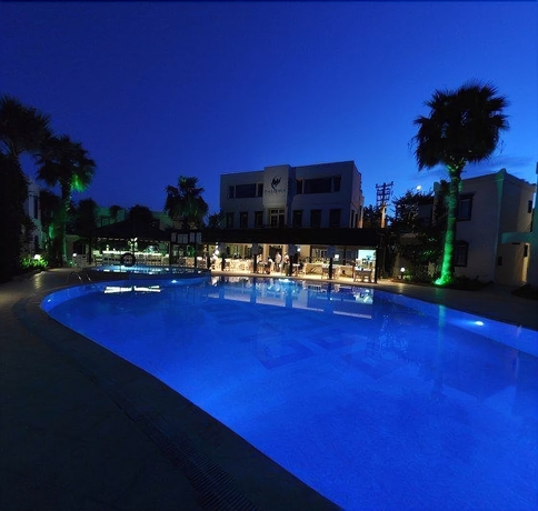 Imagen de la piscina del Hotel Club Paloma Apart. Foto 13