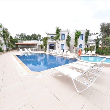 Imagen de la piscina del Hotel Club Paloma Apart. Foto 14
