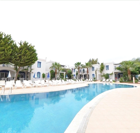 Imagen de la piscina del Hotel Club Paloma Apart. Foto 15