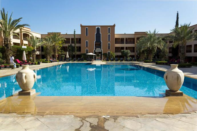 Imagen de la piscina del Hotel Club Paradisio. Foto 11