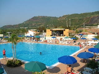 Imagen de la piscina del Hotel Club Porto Ada. Foto 4