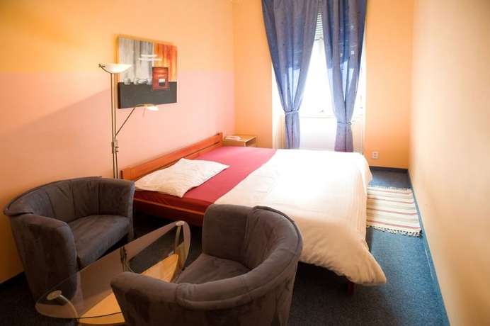 Imagen de la habitación del Hotel Club Praha. Foto 8