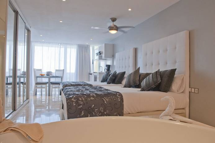 Imagen de la habitación del Hotel Club Puerto Atlantico. Foto 10