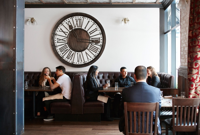 Imagen del bar/restaurante del Hotel Club Quarters In San Francisco. Foto 5