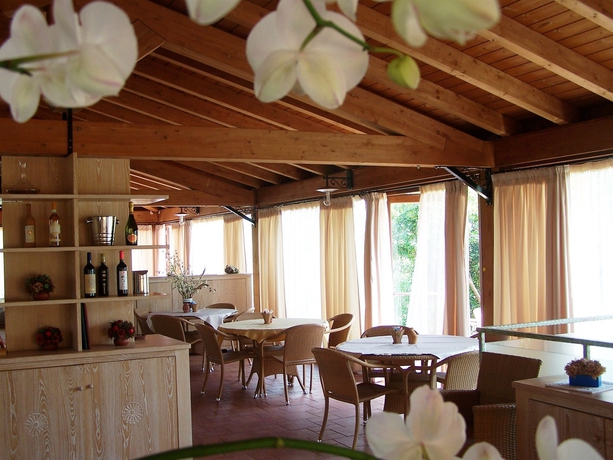 Imagen del bar/restaurante del Hotel Club Ragno D'oro. Foto 4