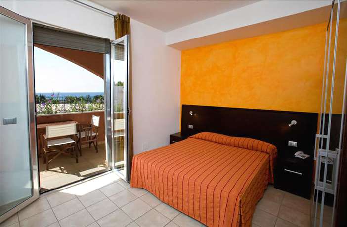 Imagen de la habitación del Hotel Club Ravezzo, Lido Marini. Foto 6