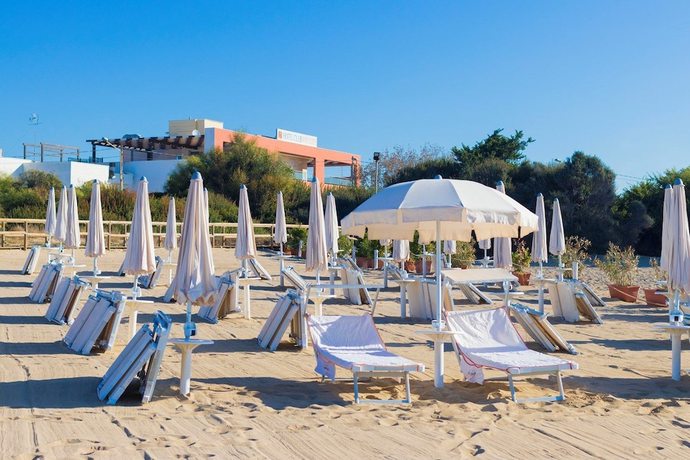 Imagen de los exteriores del Hotel Club Ravezzo, Lido Marini. Foto 20