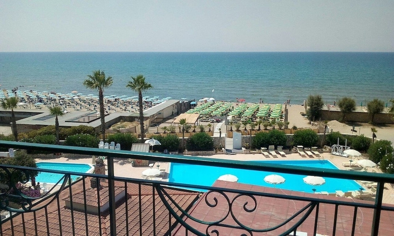 Imagen de la habitación del Hotel Club Sabbiadoro. Foto 13