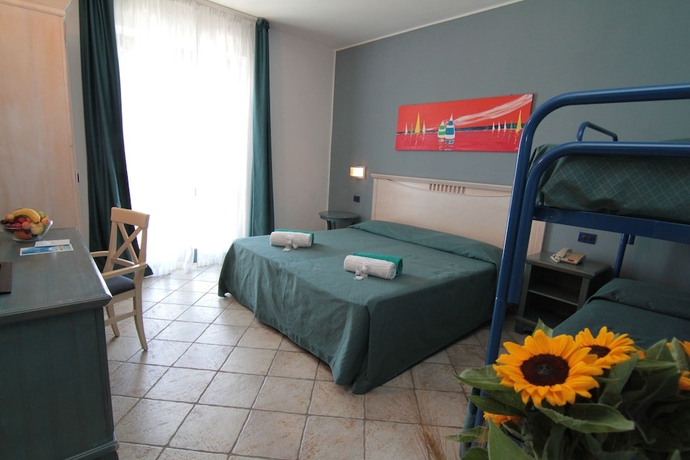 Imagen de la habitación del Hotel Club Selinunte Beach Aimori. Foto 9