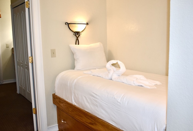 Imagen de la habitación del Hotel Club Sevilla. Foto 15