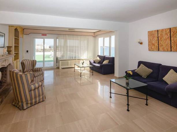 Imagen de la habitación del Hotel Club S'illot. Foto 8