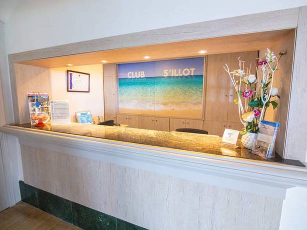 Imagen de los interiores del Hotel Club S'illot. Foto 13