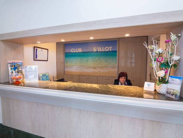 Imagen de los interiores del Hotel Club S'illot. Foto 14