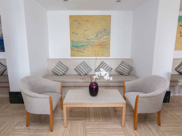 Imagen de los interiores del Hotel Club S'illot. Foto 15