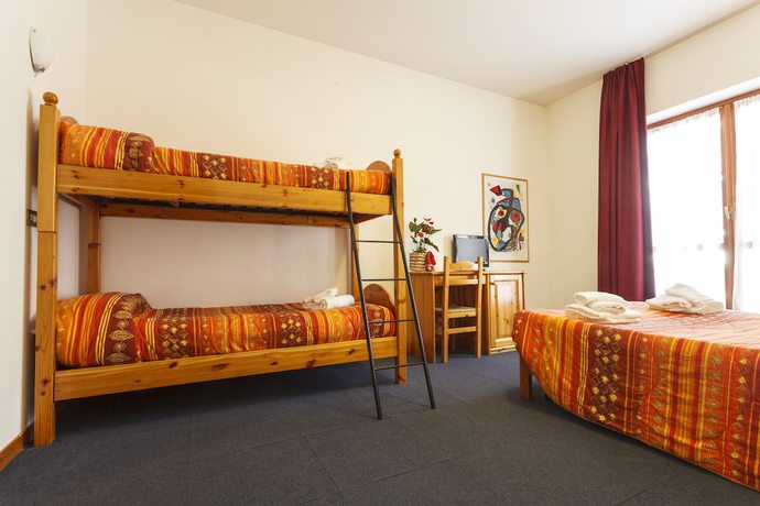 Imagen de la habitación del Hotel Club Solaris. Foto 2