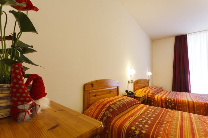 Imagen de la habitación del Hotel Club Solaris. Foto 4
