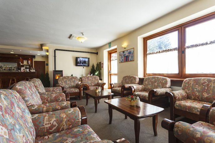 Imagen de los interiores del Hotel Club Solaris. Foto 16