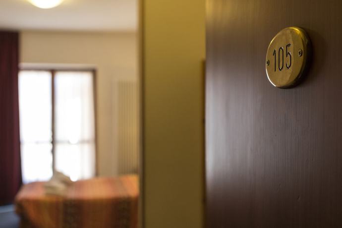Imagen de la habitación del Hotel Club Solaris. Foto 12