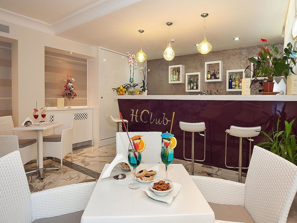 Imagen del bar/restaurante del Hotel Club - Sorrento. Foto 2