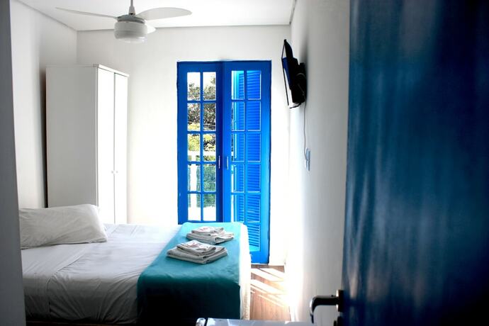 Imagen de la habitación del Hotel Club Suites. Foto 26