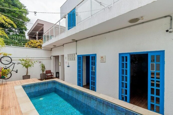 Imagen de la piscina del Hotel Club Suites. Foto 36