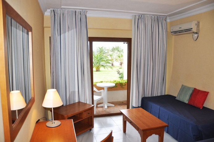 Imagen de los interiores del Hotel Club Sunway Punta Prima. Foto 7