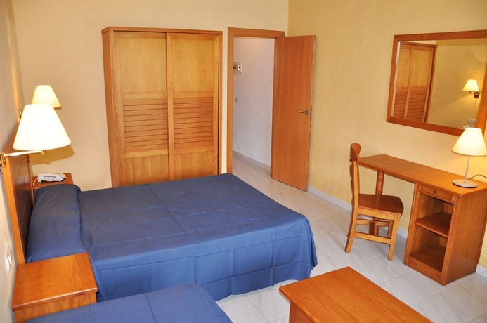 Imagen de la habitación del Hotel Club Sunway Punta Prima. Foto 4