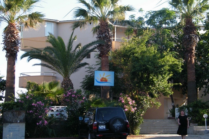 Imagen general del Hotel Club Tess Hotel. Foto 12