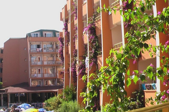 Imagen general del Hotel Club Tess Hotel. Foto 13
