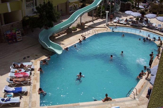 Imagen general del Hotel Club Tess Hotel. Foto 14