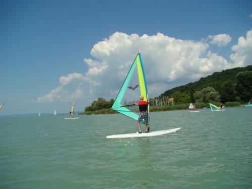 Imagen general del Hotel Club Tihany Bungalows. Foto 2