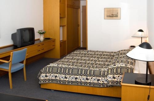 Imagen de la habitación del Hotel Club Tihany Resort. Foto 6