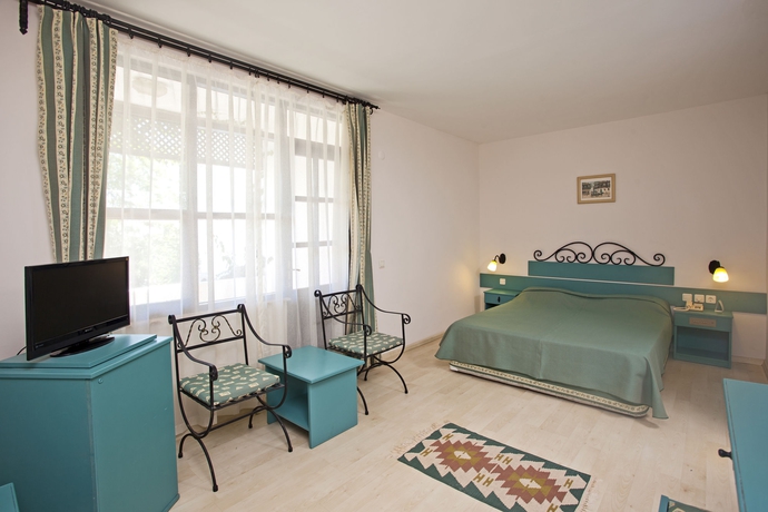 Imagen de la habitación del Hotel Club Titan. Foto 8