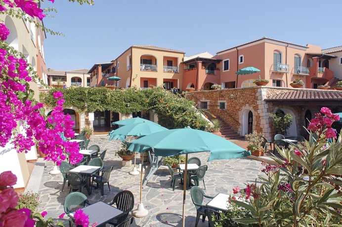 Imagen general del Hotel Club Torre Moresca. Foto 4