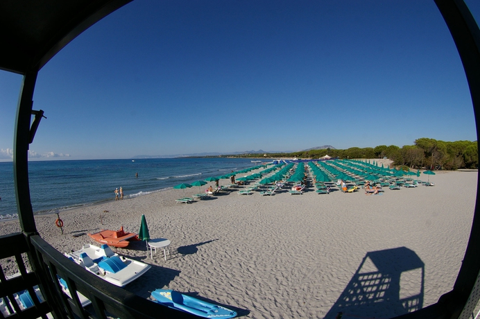 Imagen de los exteriores del Hotel Club Torre Moresca. Foto 15