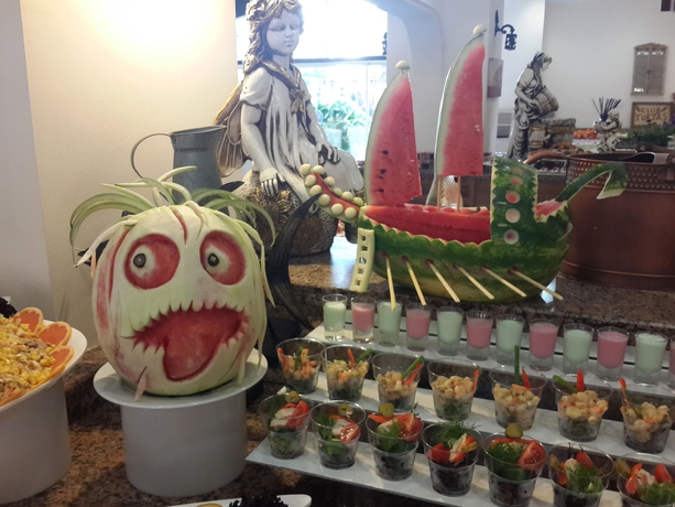 Imagen del bar/restaurante del Hotel Club Turtas Beach - All Inclusive. Foto 1