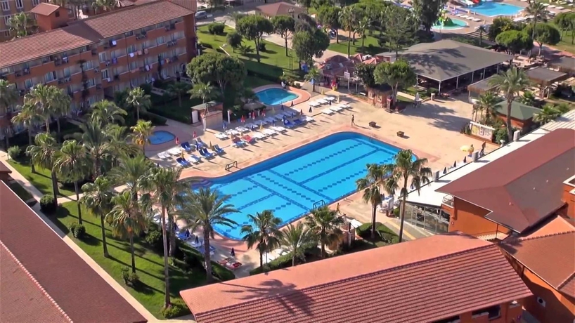 Imagen de la piscina del Hotel Club Turtas Beach - All Inclusive. Foto 12