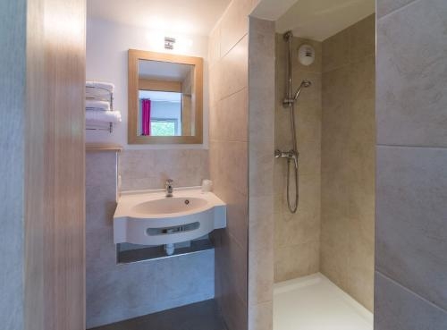 Imagen de la habitación del Hotel Club Vacances Bleues Domaine De Ch&acirc;teau Laval. Foto 7