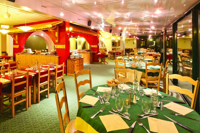 Imagen del bar/restaurante del Hotel Club Vacances Bleues Les Horizons Du Lac (anciennement Serre-du-villard). Foto 3