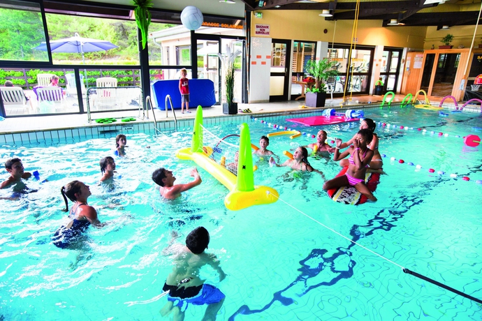 Imagen de la piscina del Hotel Club Vacances Bleues Les Horizons Du Lac (anciennement Serre-du-villard). Foto 14