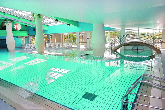 Imagen de la piscina del Hotel Club Vacances Bleues Les Jardins Atlantique. Foto 14
