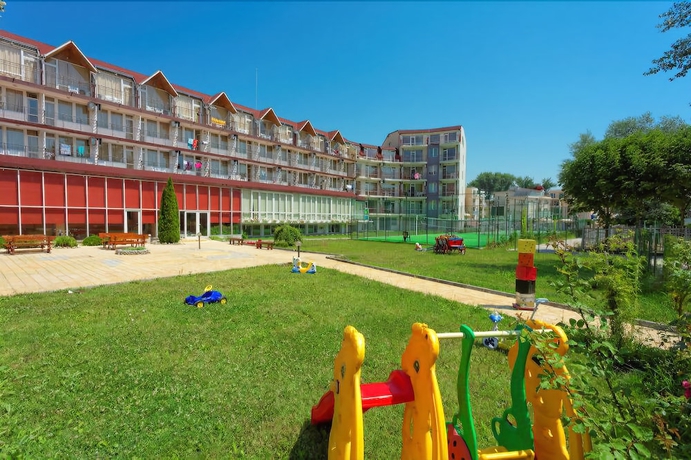 Imagen de los exteriores del Hotel Club Vedren. Foto 14